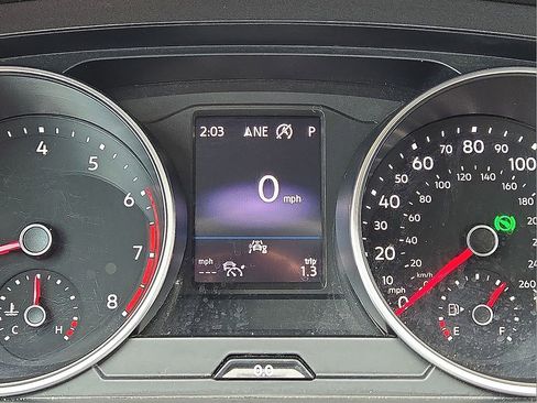 Used 2021 Volkswagen Tiguan SE image 25