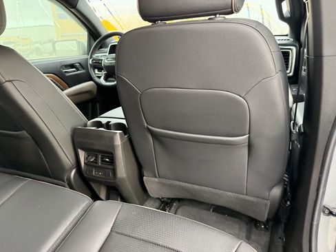 Used 2023 GMC Canyon Denali image 16