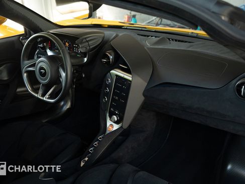 Used 2025 McLaren 750S RWD image 31