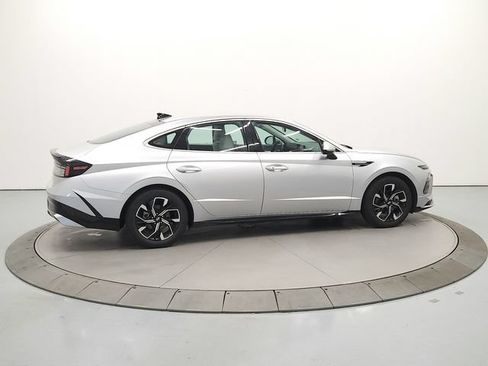 Used 2025 Hyundai Sonata SEL FWD image 8