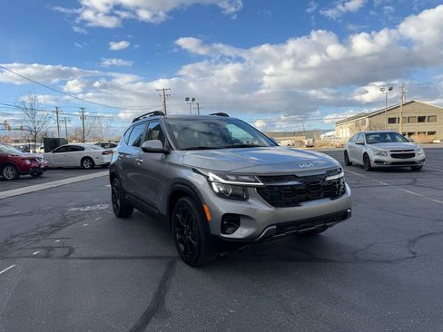 Used 2024 Kia Seltos X-Line AWD/4WD image 3