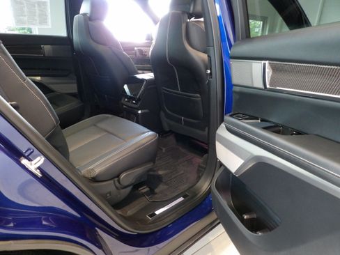 Used 2026 Cadillac Vistiq Sport w/ LPO, Floor Liner Package AWD/4WD image 21