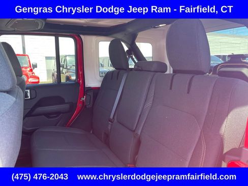 Certified 2025 Jeep Wrangler Unlimited Sahara AWD/4WD image 31
