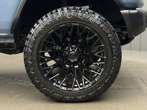 Used 2023 Ford Bronco Heritage Edition AWD/4WD image 9
