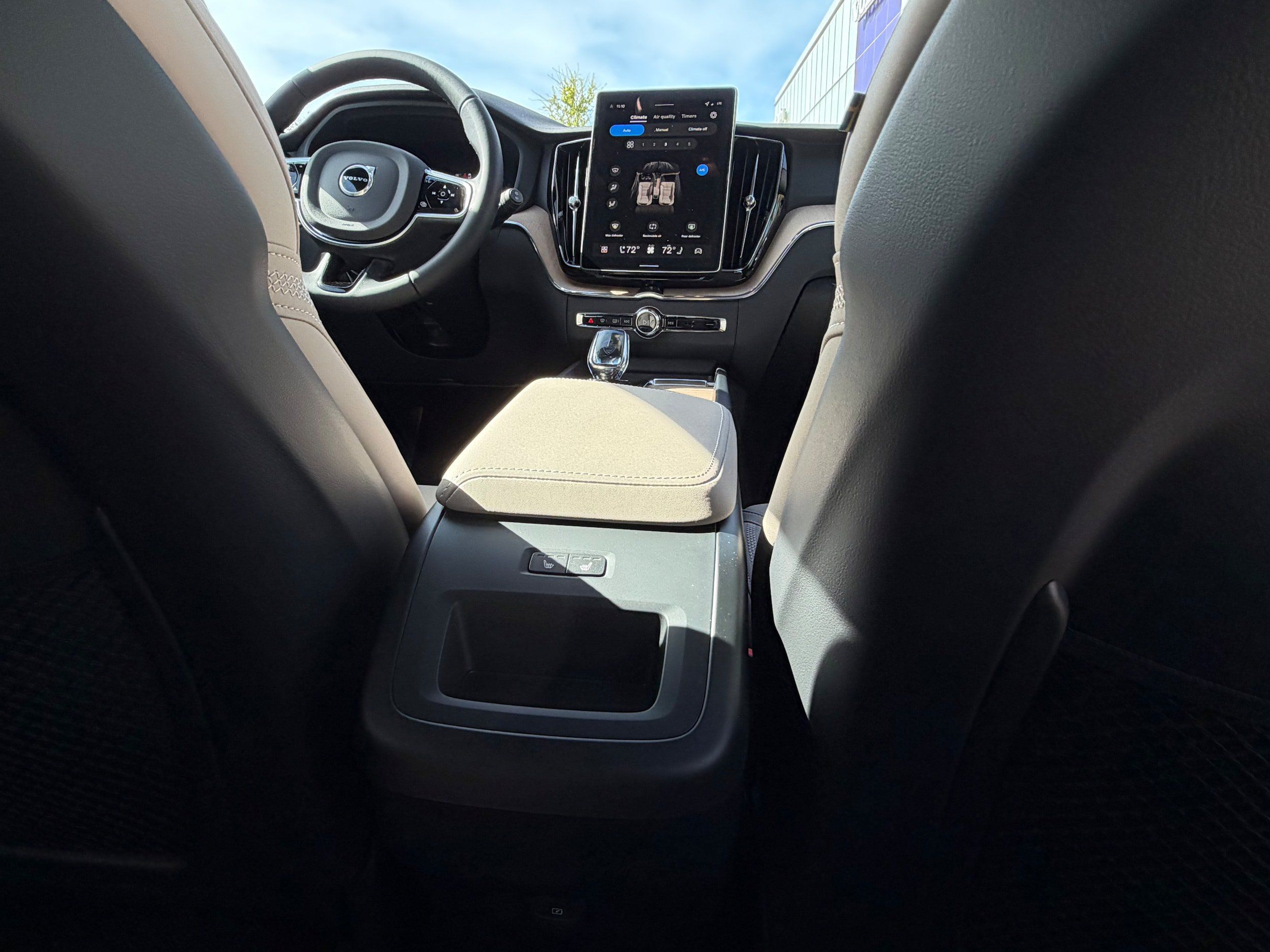 New 2026 Volvo XC60 B5 Plus w/ Protection Package Premier AWD/4WD image 11
