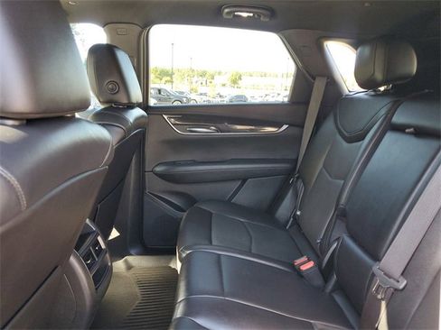 Used 2021 Cadillac XT5 Premium Luxury image 16