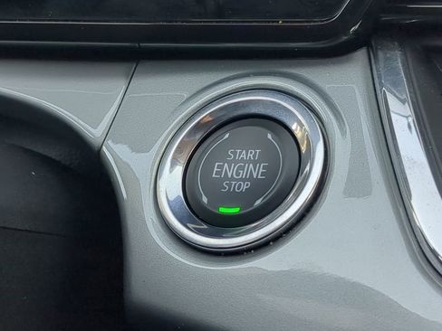 Used 2025 Chevrolet Trax LT w/ LT Convenience Package image 27