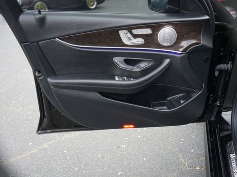 Used 2020 Mercedes-Benz E 450 4MATIC Wagon w/ Premium Package image 28