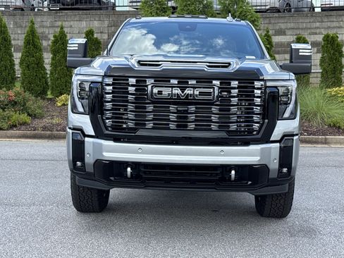 Used 2026 GMC Sierra 2500 Denali Ultimate AWD/4WD image 3