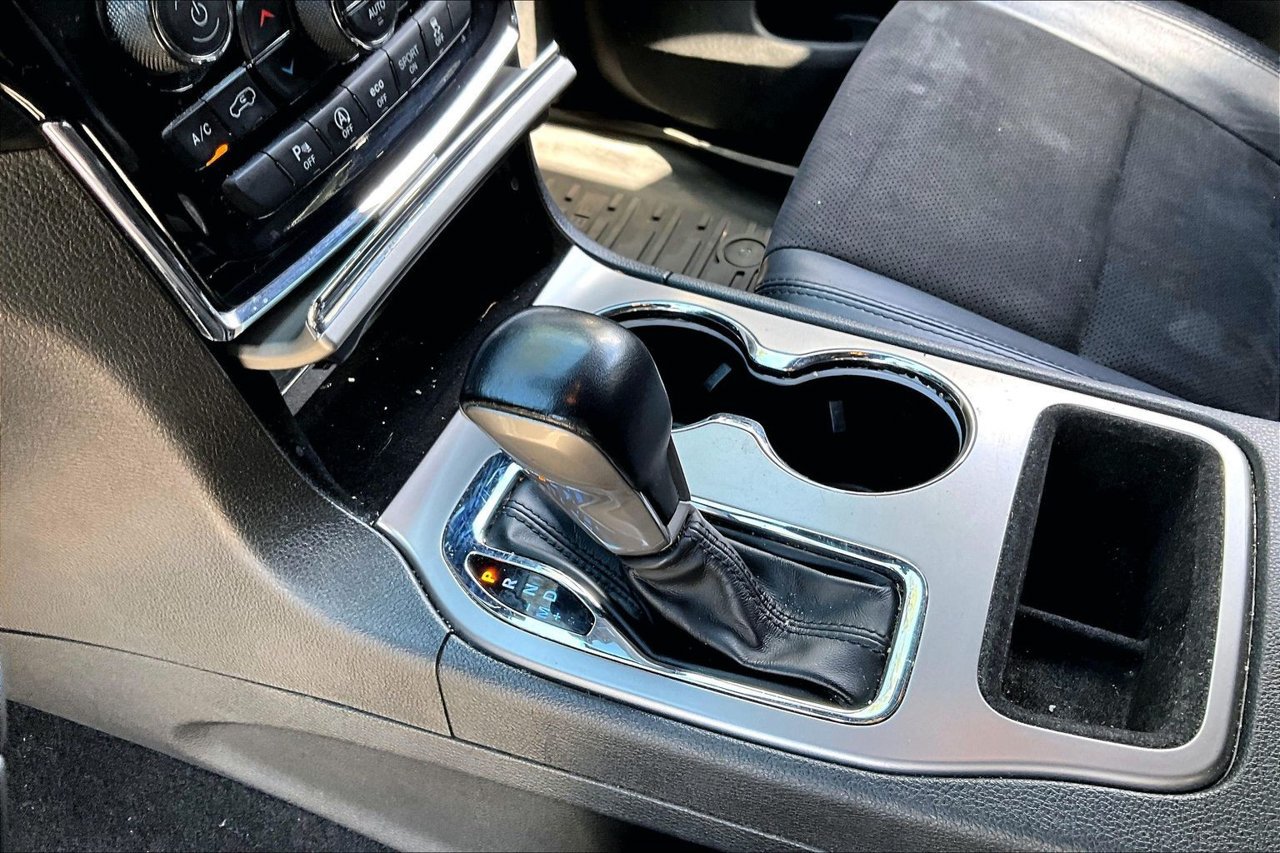 Used 2021 Jeep Grand Cherokee Laredo X RWD image 15