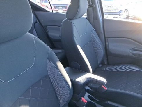 Used 2020 Nissan Kicks S image 12