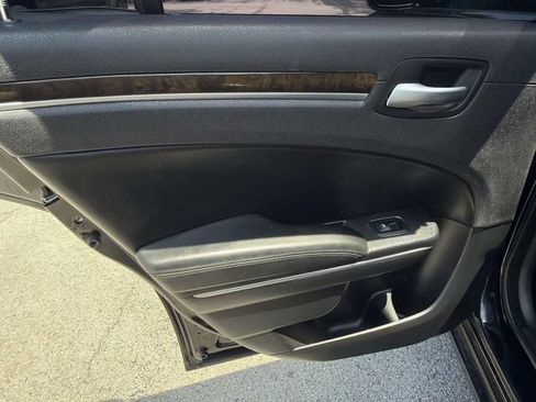 Used 2014 Chrysler 300 C AWD/4WD image 18