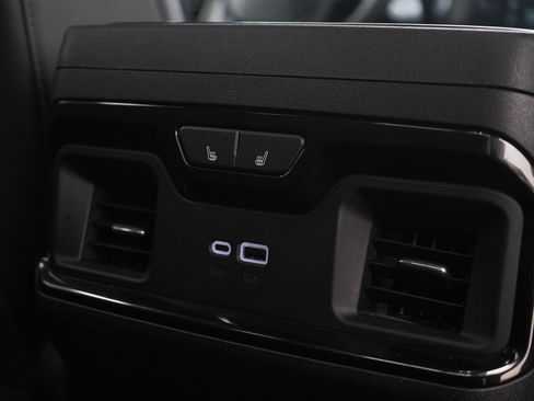 Used 2024 GMC Sierra 3500 AT4 w/ AT4 Premium Plus Package image 13