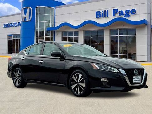 Used 2022 Nissan Altima 2.5 SL image 1