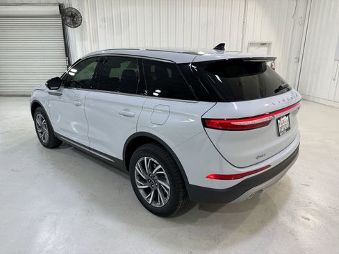 New 2026 Lincoln Corsair Premiere image 25