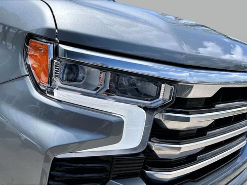 Used 2024 Chevrolet Silverado 1500 High Country w/ Technology Package AWD/4WD image 28