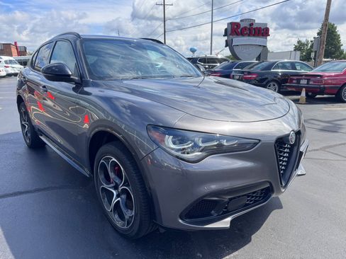 Used 2024 Alfa Romeo Stelvio Veloce AWD/4WD image 37
