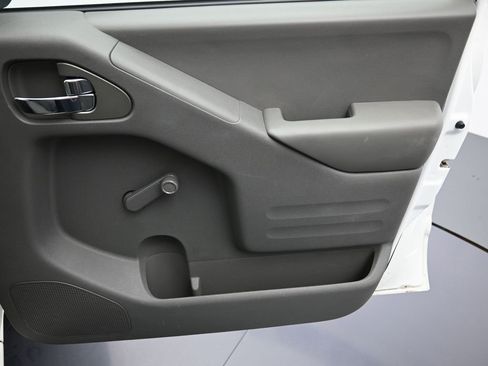 Used 2018 Nissan Frontier S image 22