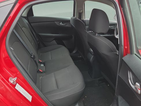 Used 2019 Kia Forte LXS FWD image 14