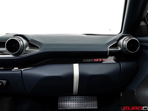 Used 2021 Ferrari 812 GTS image 38