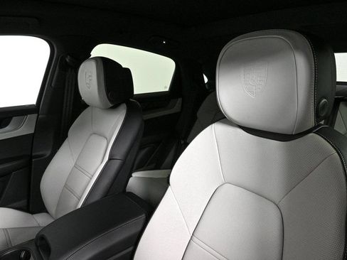 Certified 2026 Porsche Cayenne Coupe AWD/4WD image 5