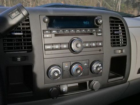 Used 2013 Chevrolet Silverado 1500 W/T image 12