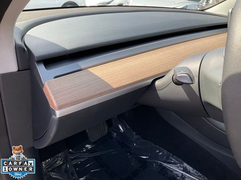 Used 2023 Tesla Model 3 Standard Range image 18