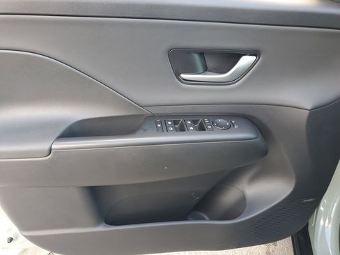 Used 2024 Hyundai Kona Limited image 28