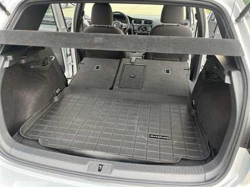Used 2016 Volkswagen Golf 4-Door FWD image 28