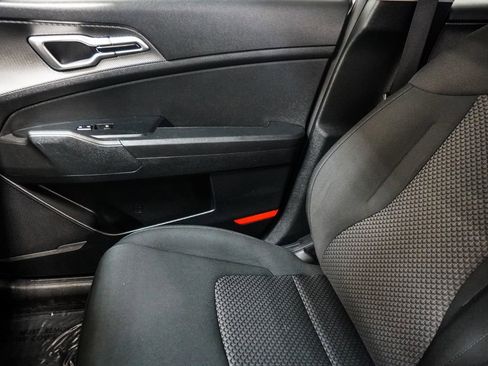 Used 2023 Kia Sportage LX image 28