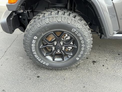 New 2025 Jeep Gladiator Sport AWD/4WD image 2
