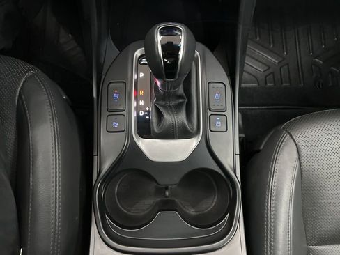 Used 2018 Hyundai Santa Fe Limited image 18