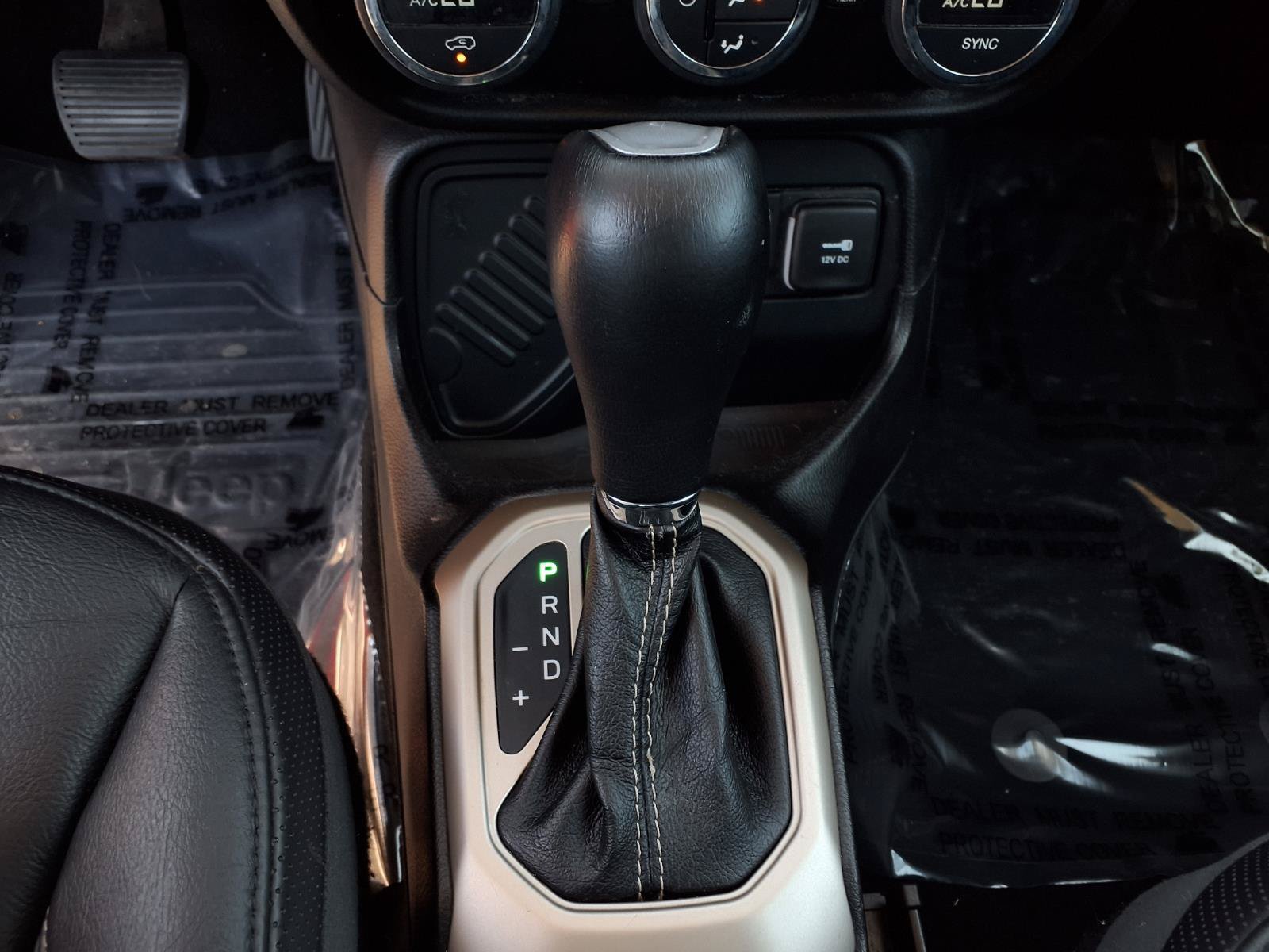Used 2017 Jeep Renegade Limited FWD image 11