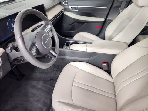 Certified 2025 Hyundai Sonata Limited FWD image 11