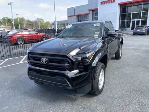 Used 2025 Toyota Tacoma SR image 1