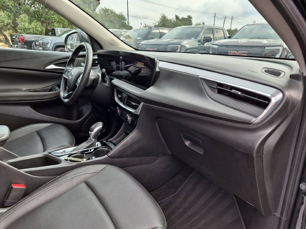 Used 2024 Buick Encore GX Sport Touring FWD image 36