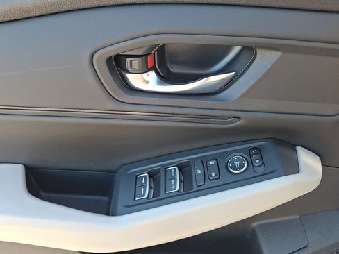 Used 2023 Honda Accord EX image 12