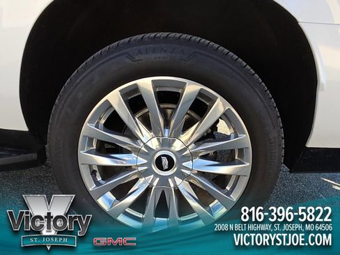 Used 2024 Cadillac Escalade ESV Premium Luxury image 11