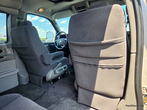 Used 2019 Chevrolet Express 2500 image 40