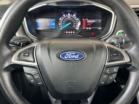 Used 2020 Ford Fusion SE AWD/4WD image 24