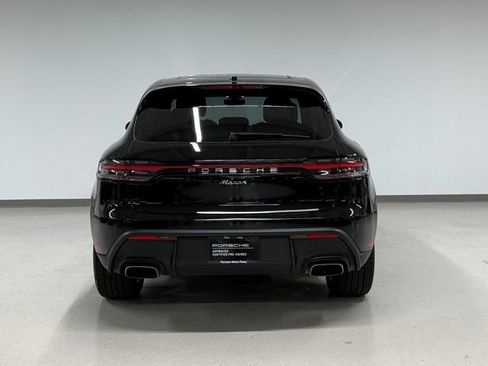Certified 2025 Porsche Macan image 11