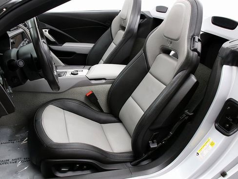 Used 2019 Chevrolet Corvette Stingray w/ 2LT Preferred Equipment Group image 12