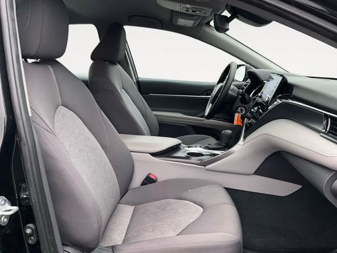 Used 2023 Toyota Camry LE image 12