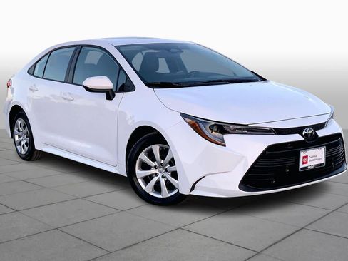 Certified 2025 Toyota Corolla LE image 2