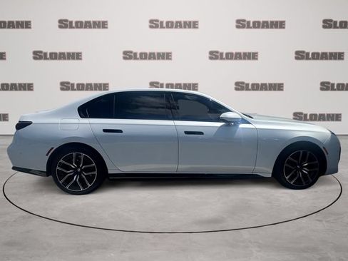 Used 2024 BMW i7 xDrive60 w/ Executive Package AWD/4WD image 6
