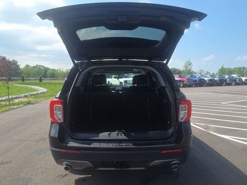 Used 2024 Ford Explorer XLT w/ Equipment Group 202A AWD/4WD image 10