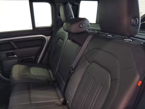 Used 2022 Land Rover Defender 110 X image 39