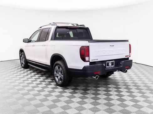Used 2025 Honda Ridgeline TrailSport image 5