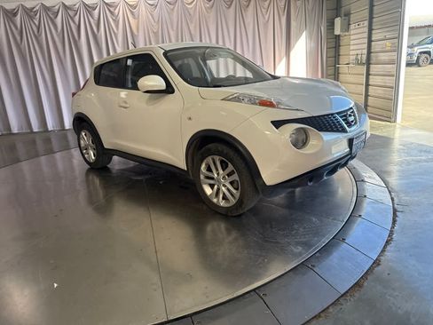Used 2014 Nissan Juke S FWD image 3