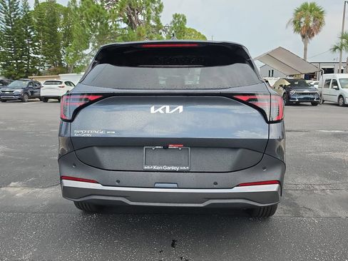 New 2027 Kia Sportage LX FWD image 7